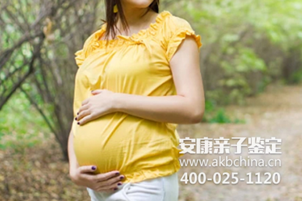4个月大的胎儿能不能做亲子鉴定（胎儿几个月可以做亲子鉴定） 